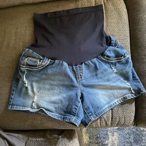 Maternity shorts